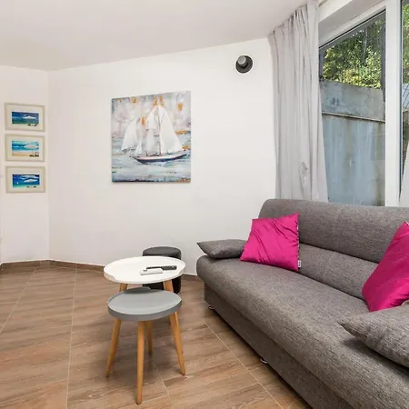 Holiday home 6 Bedroom Amazing In Icici