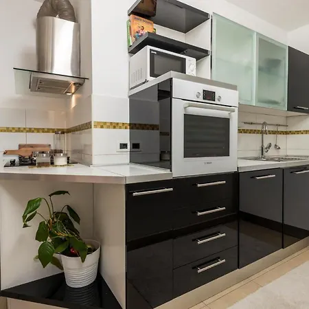 6 Bedroom Amazing In Icici
