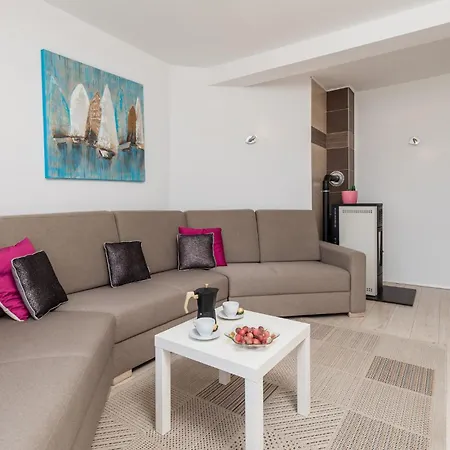 Holiday home 6 Bedroom Amazing In *